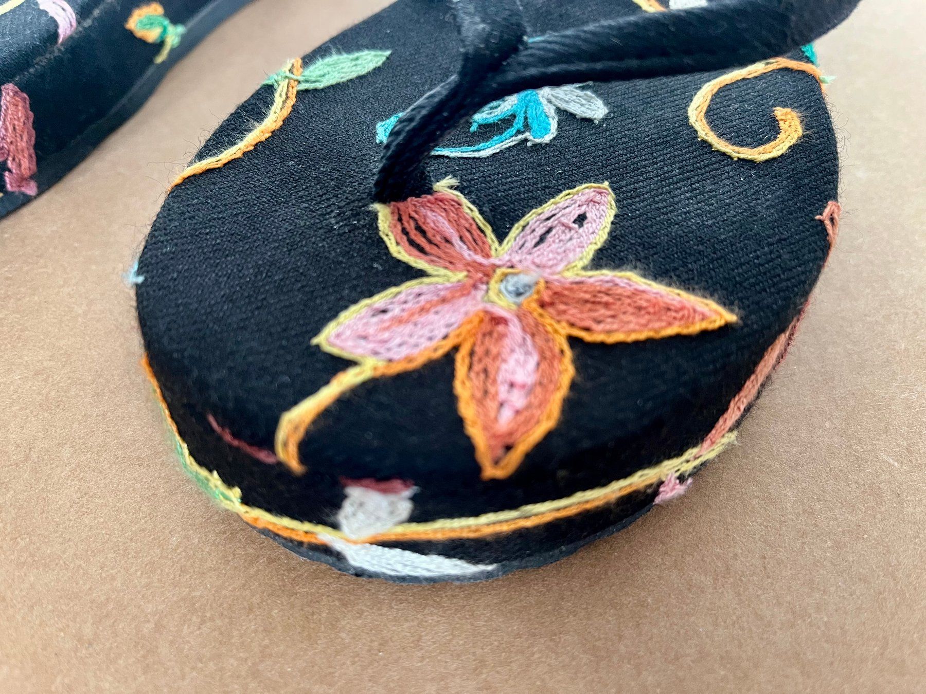 Scarpe da donna: flip flop LOVE – Usato da Bern venduto da Odimarlo 4
