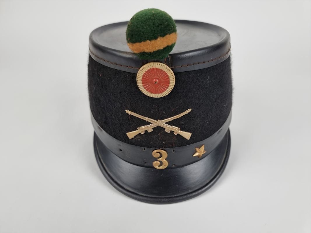 Schweizer Armee Uniformi: Tschako Schweizer Armee1898 – Usato da Urtenen-Schönbühl venduto da Restwert_Schoenbuehl 1