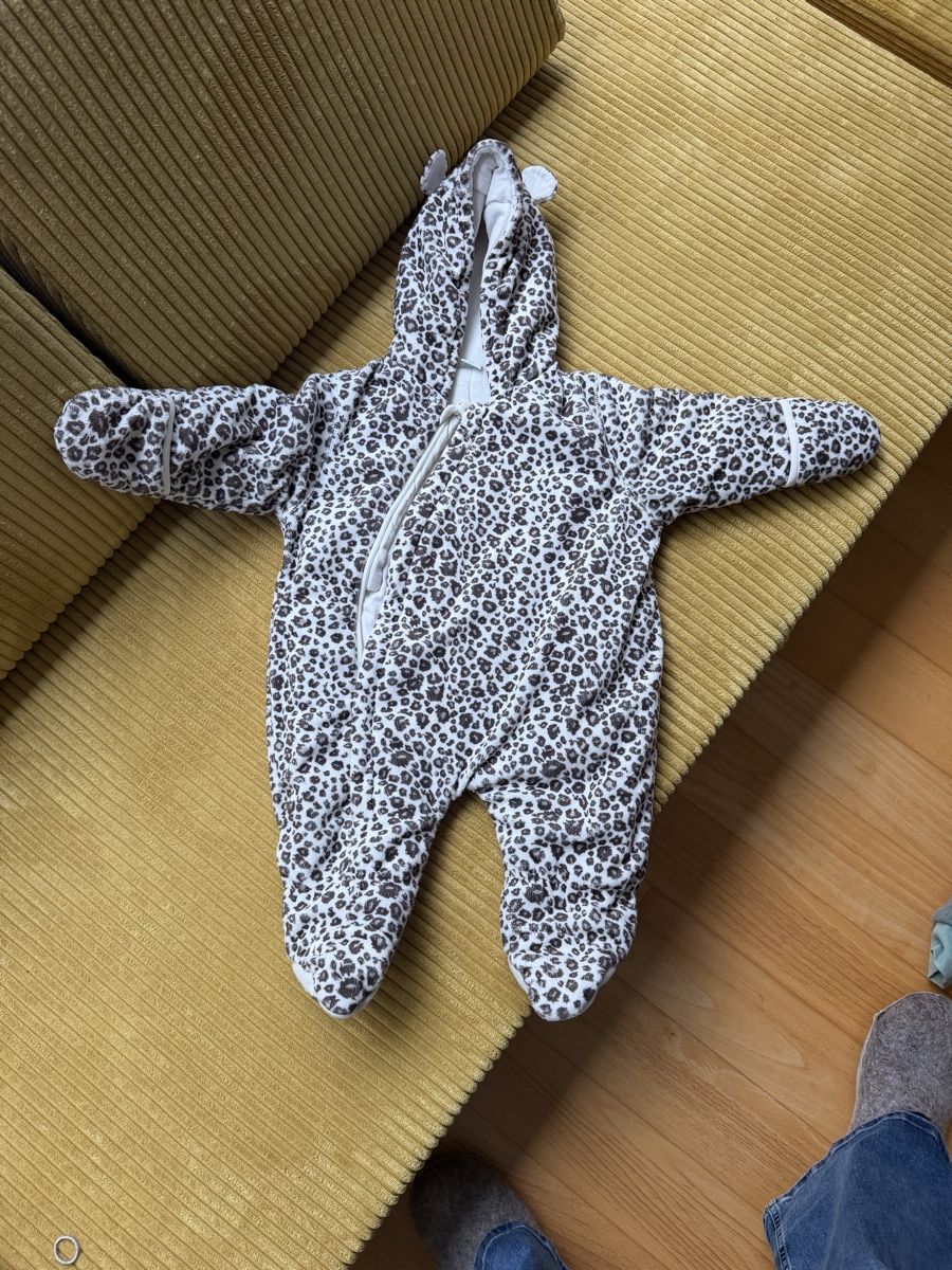 Completi: Baby Overall Leopardenmuster – Usato da Winterthur venduto da _jeannine