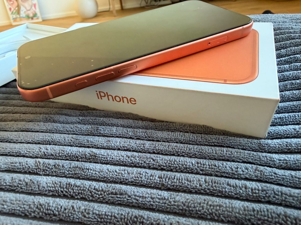 Apple Telefoni cellulari / Smartphones: iPhone 17 Pro Max 256 GB - Orange – Nuovo (secondo la descrizione) da Busswil BE venduto da FLURIBOY1 4