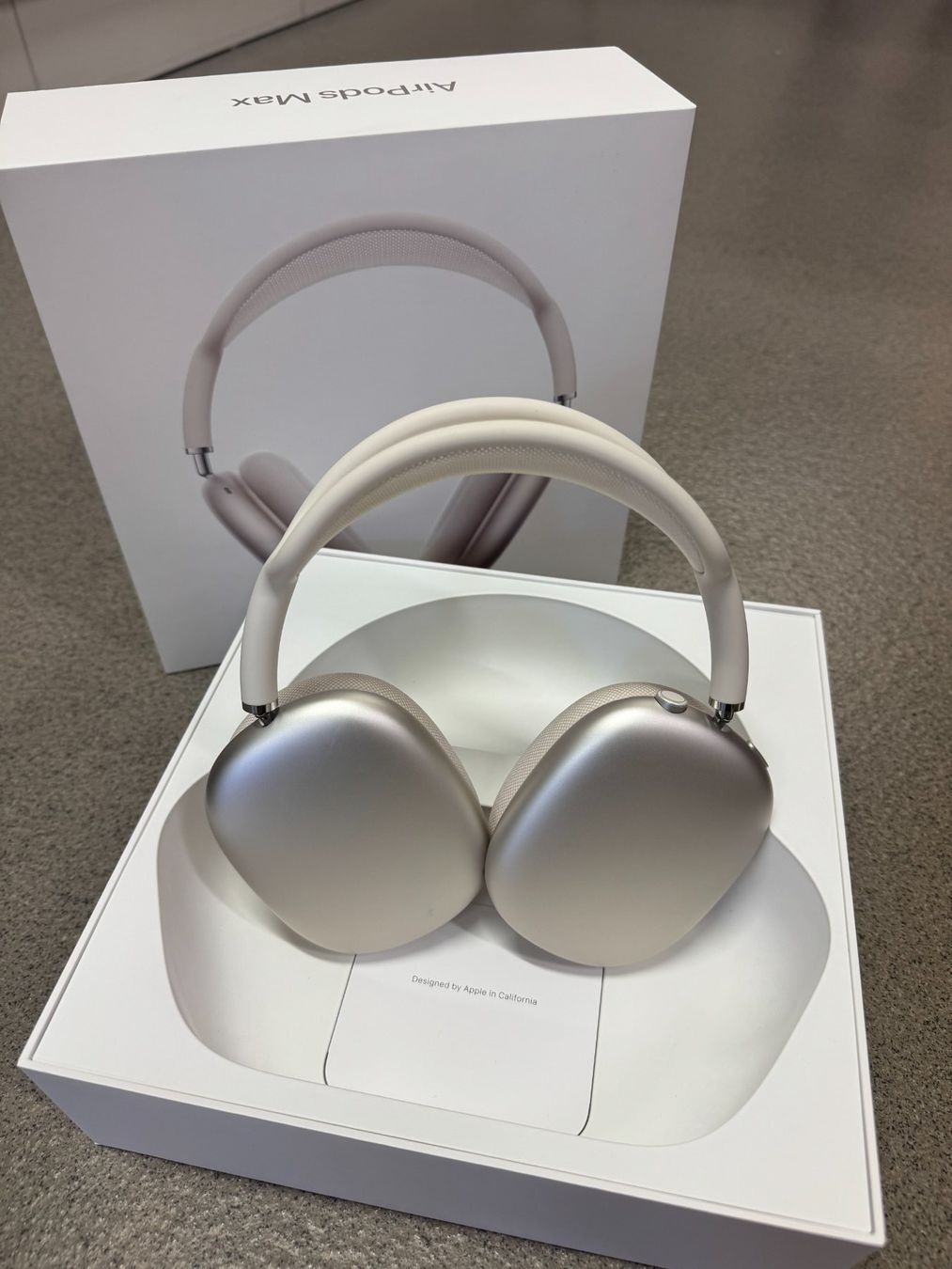 Apple Casques audio: AirPods Max – Neuf avec emballage d'origine à Gollion par Mhoplay