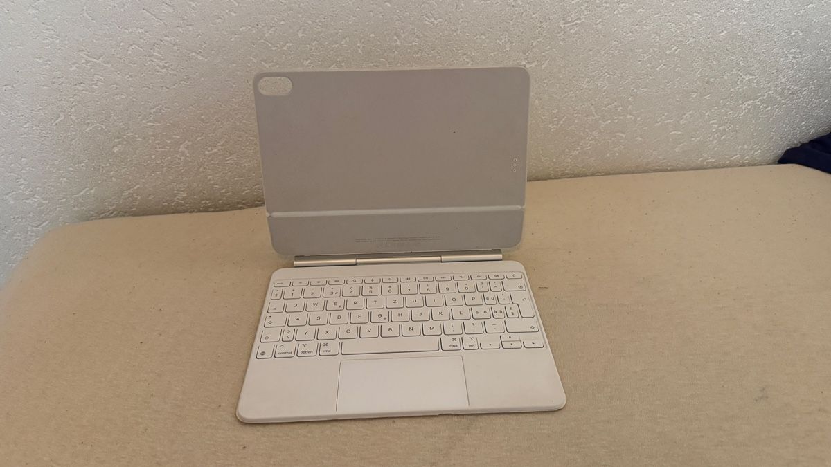 Apple Tastiere: Apple Magic Keyboard for iPad Air 11 Zoll hellgrau – Usato da Aedermannsdorf venduto da steven137516 3