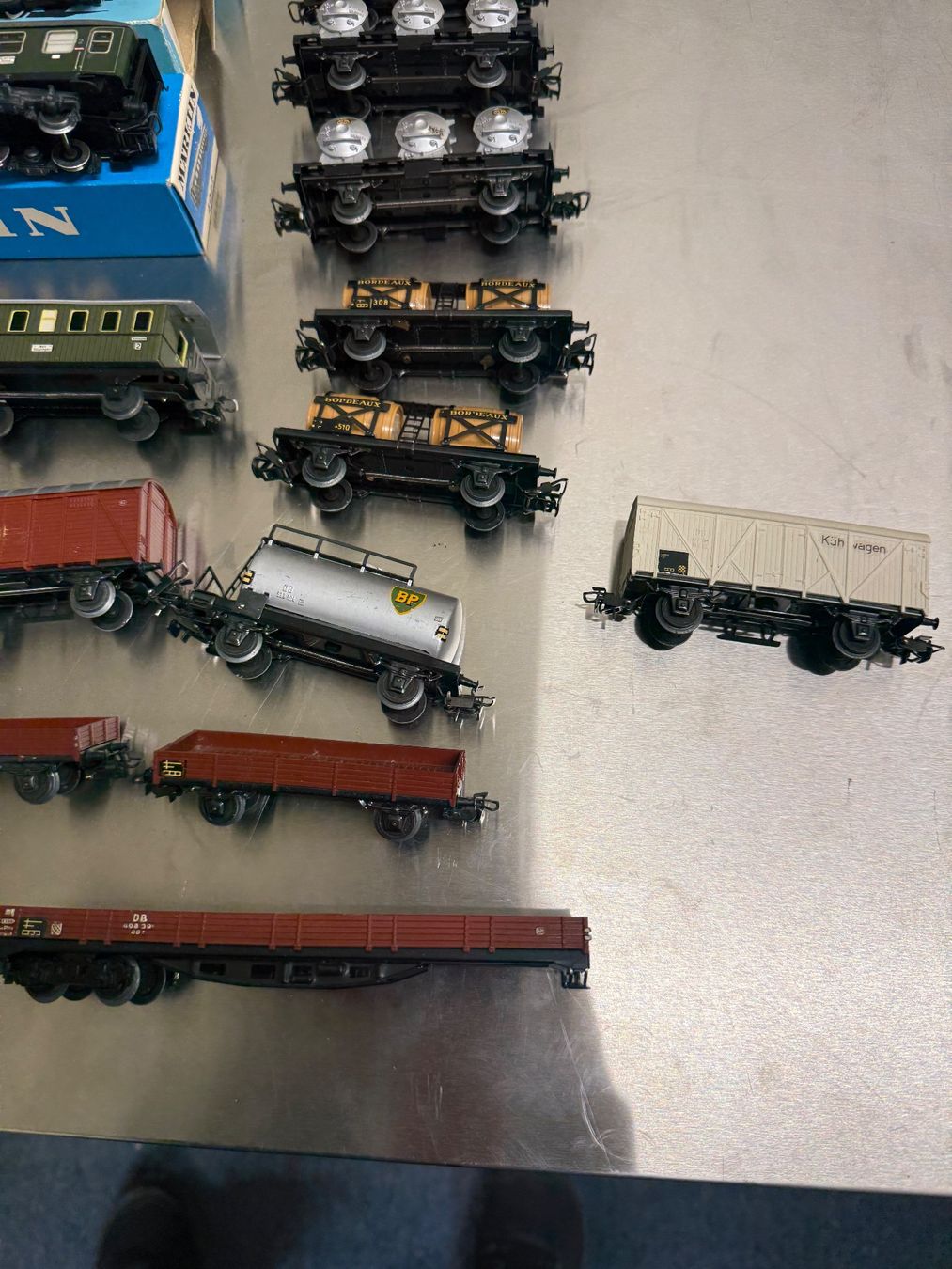 Märklin Modellini di ferrovie: Märklin H0 Personen und Güterwagen – Usato da Glattbrugg venduto da Xena2014 3