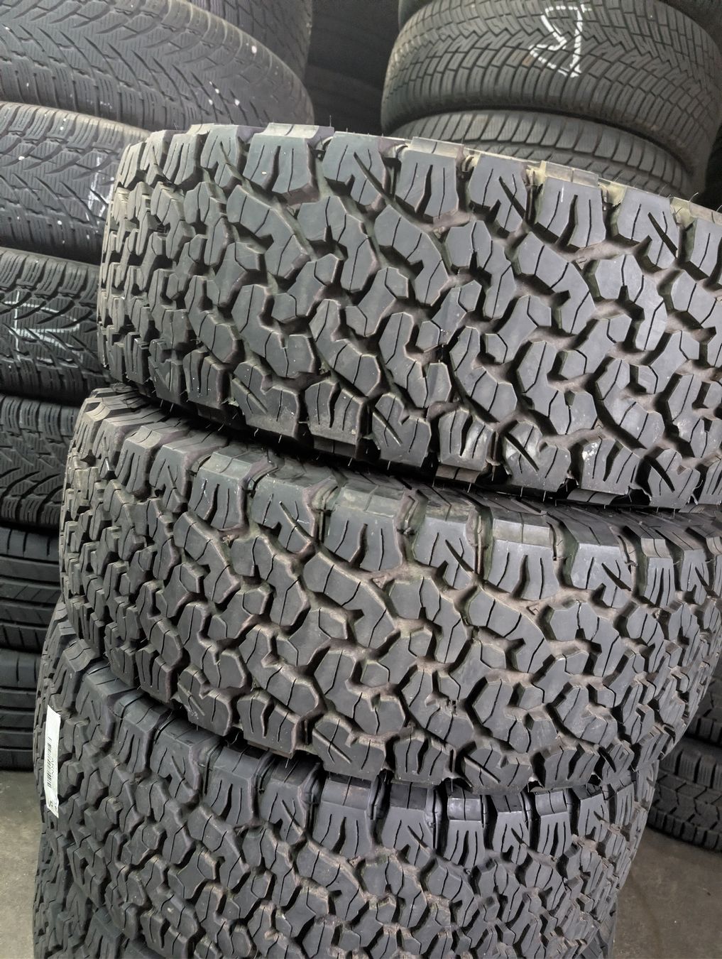 Pneumatici & Ruote complete: 265/75/16 Reifen  – Usato da Dürrenäsch venduto da Pneu-Idris 2
