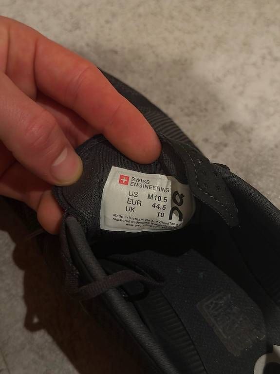 Scarpe da uomo: On cloud Schuhe schwarz Größe 44,5 – Usato da Ottoberg venduto da Lukhelfinger 3