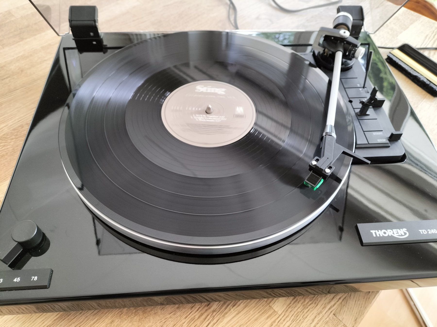 Thorens Giradischi: Thorens TD 240 Plattenspieler – Usato da Luzern venduto da ces_xt2k 7