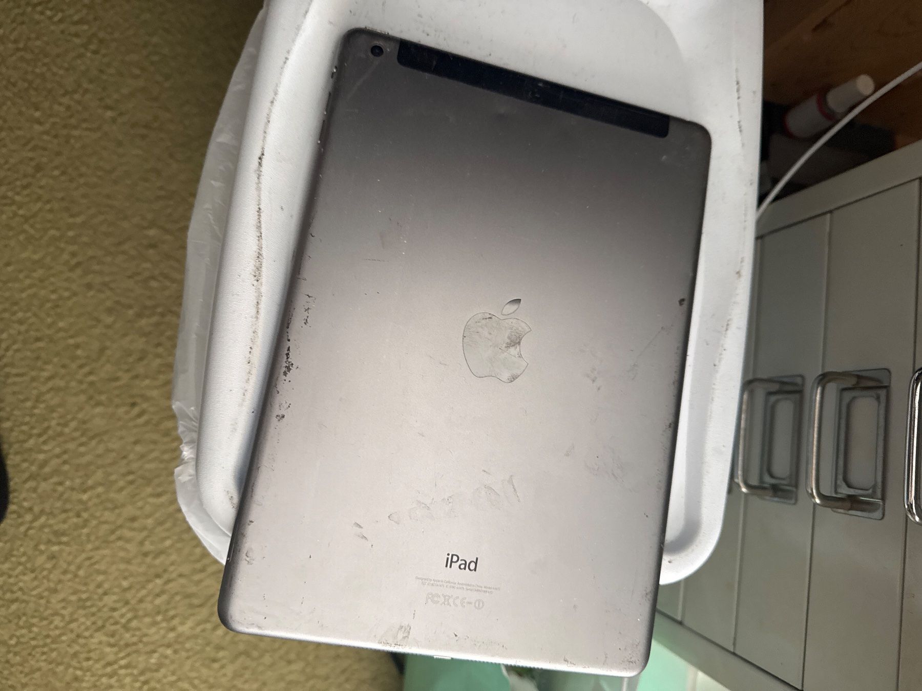 Apple Tablet PC: Ipad Air - A1475 - icloude - Display gut!!! – Difettoso da Olten venduto da HoYa01 2