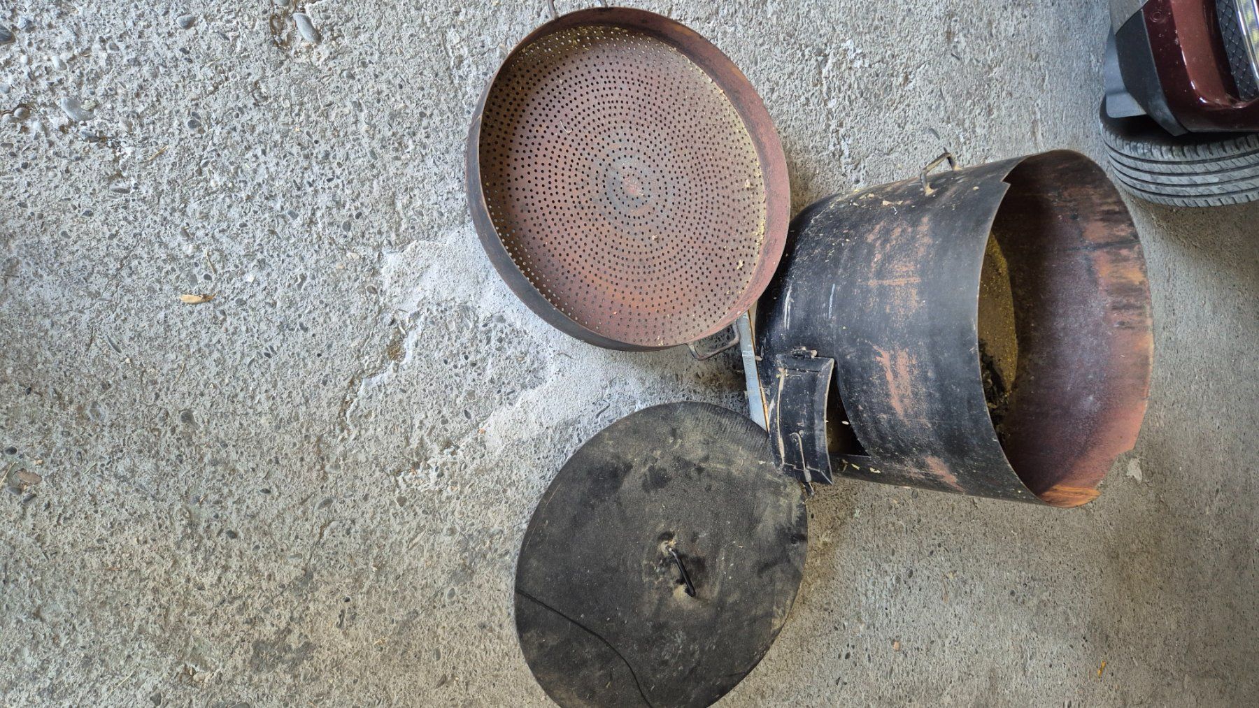 Cheminée d'extérieur: Maroni Grill Pfanne – D'occasion à Grabs par Htresch