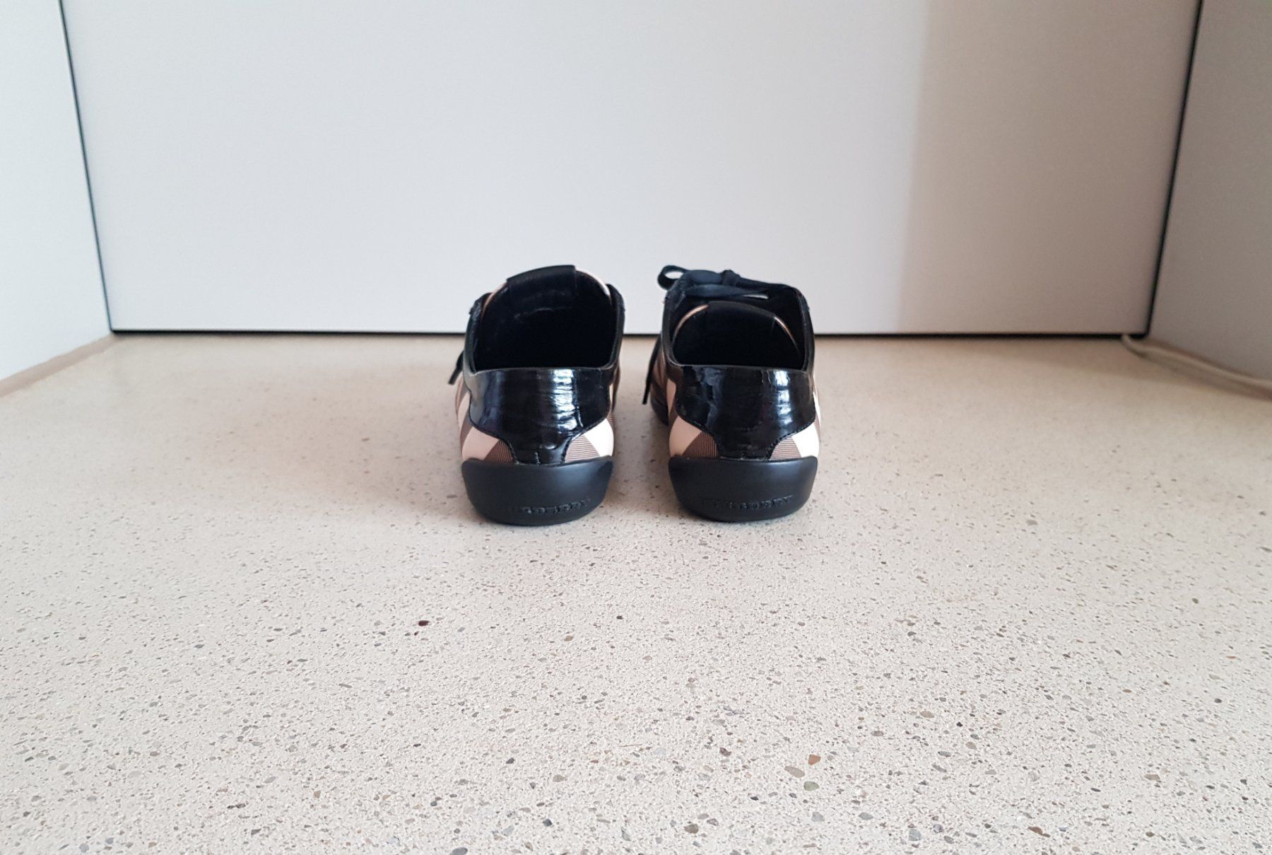 Burberry Damenschuhe: Original Burberry Damen-Sneaker Grösse 40 – Gebraucht aus Basel von chien008 2