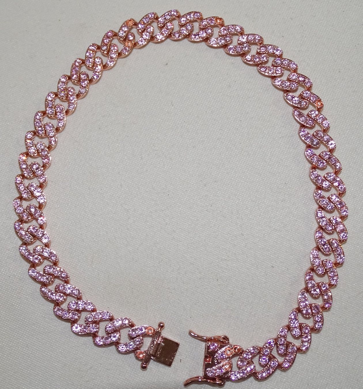 Ketten: ***TOP*** Halskette Rosa mit Punktsteinen ***TOP*** – Neu (gemäss Beschreibung) aus Zofingen von Felix459