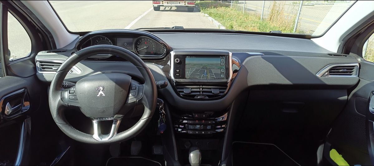 Peugeot Automobili: Peugeot 208  – Usato da Embrach venduto da Billy111 3