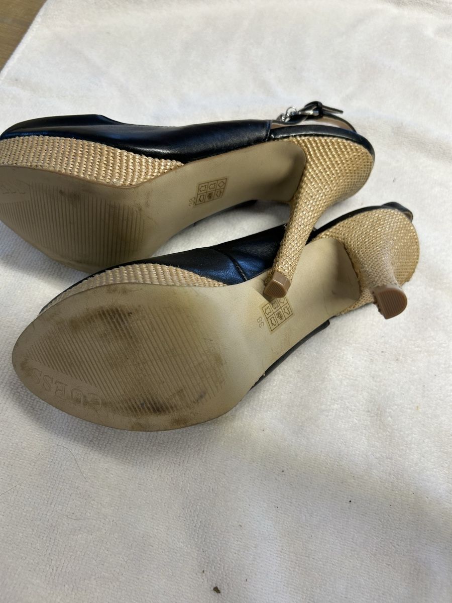 Chaussures femmes: Guess Schuhe – D'occasion à Roggwil BE par Viking72 4