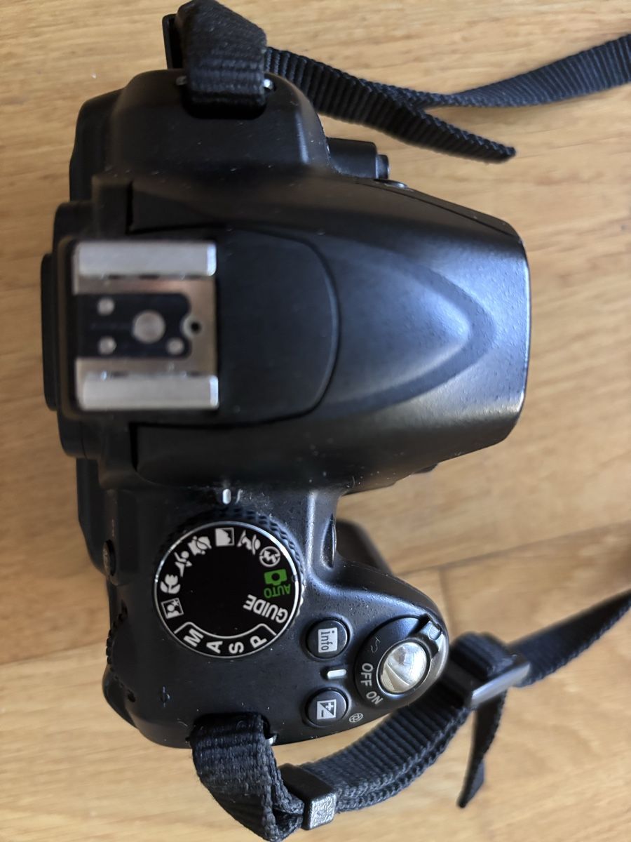 Nikon Kamera: Nikon D3300 DSLR camera with accessories good condition – Gebraucht aus Bern von bos_kh75 2