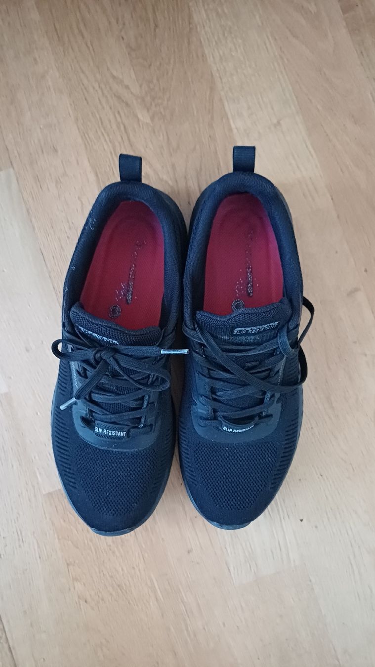 Scarpe da uomo: Skechers Work Slip-Resistant Waterproof Gr.42.5 – Usato da Thun venduto da Pokemonomania 1