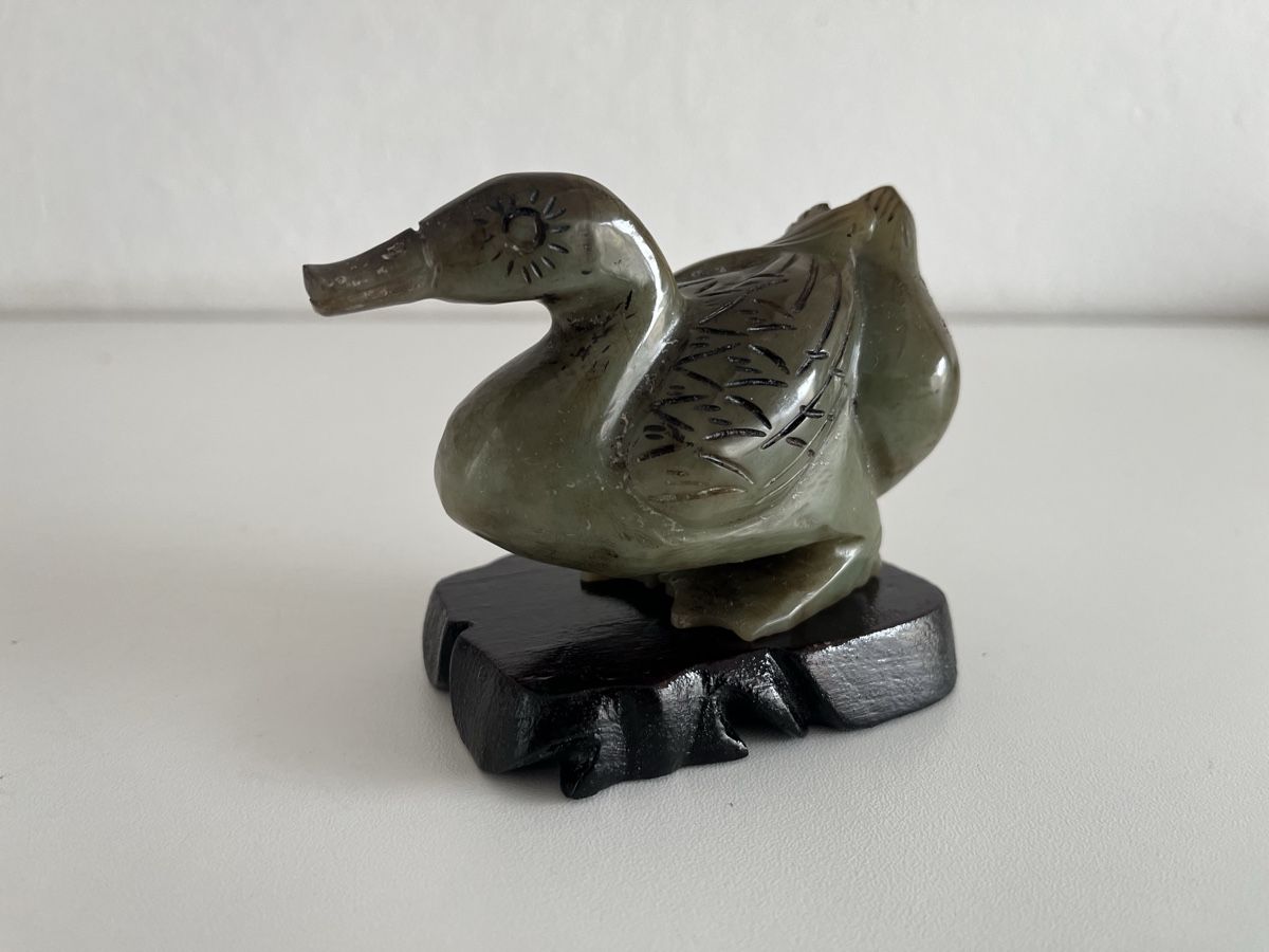 Statuette: Ente mit Holzsockel aus Nephrit-Jade – Usato da Wetzikon ZH venduto da seli03 1