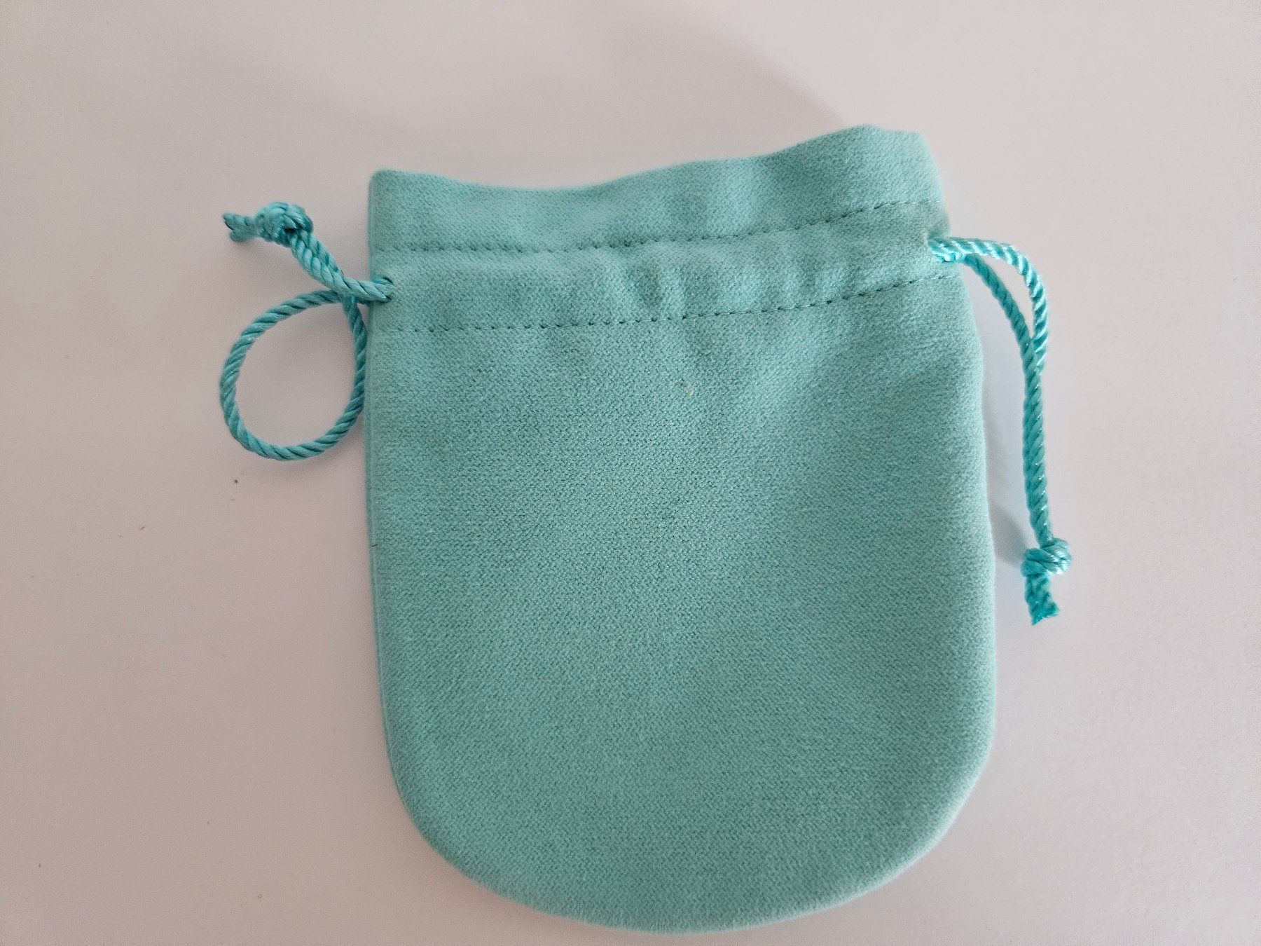 Altri gioielli: Tiffany & Co. Schmuckbox mit Beutel und Tüte, original – Nuovo (secondo la descrizione) da Basel venduto da bea_cs7h 4