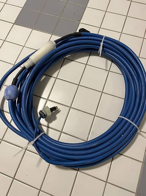 Dolphin Accessori per Piscine: Poolroboter Dolphin Kabel 18m – Usato da Auw venduto da Sappelt