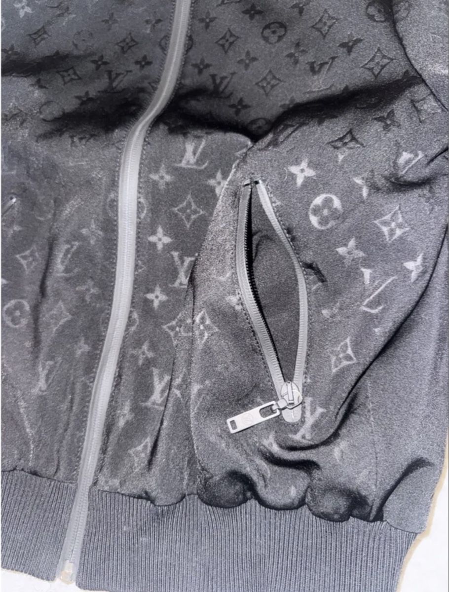 Louis Vuitton Giacche: Louis Vuitton Monogram Black Jacket, Size 36- – Nuovo (secondo la descrizione) da Herrliberg venduto da erh_r2tw 4