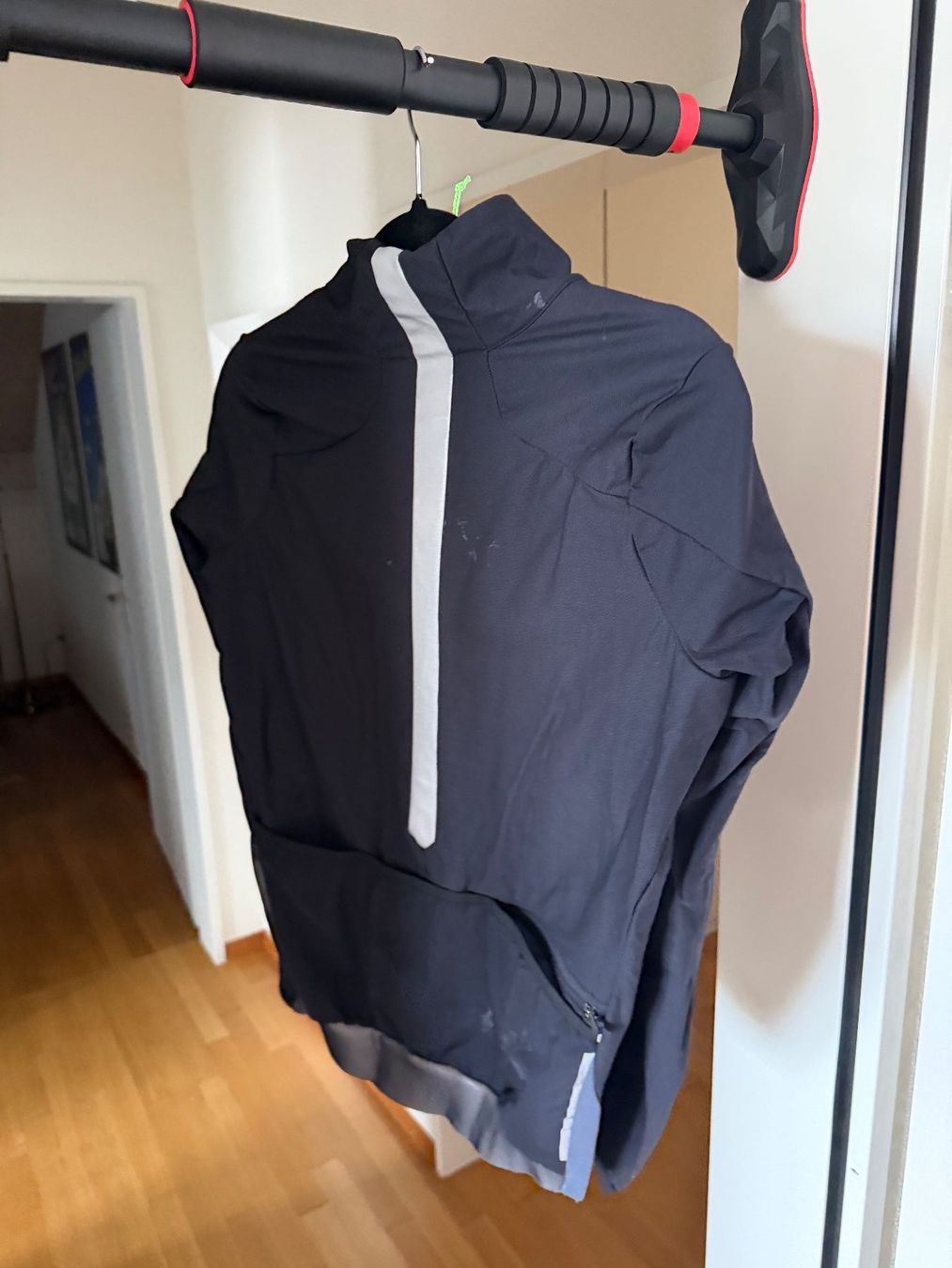 Jacken: Q36.5 Woolf Jersey Black Size M – Gebraucht aus Küsnacht ZH von gma_67jc 2