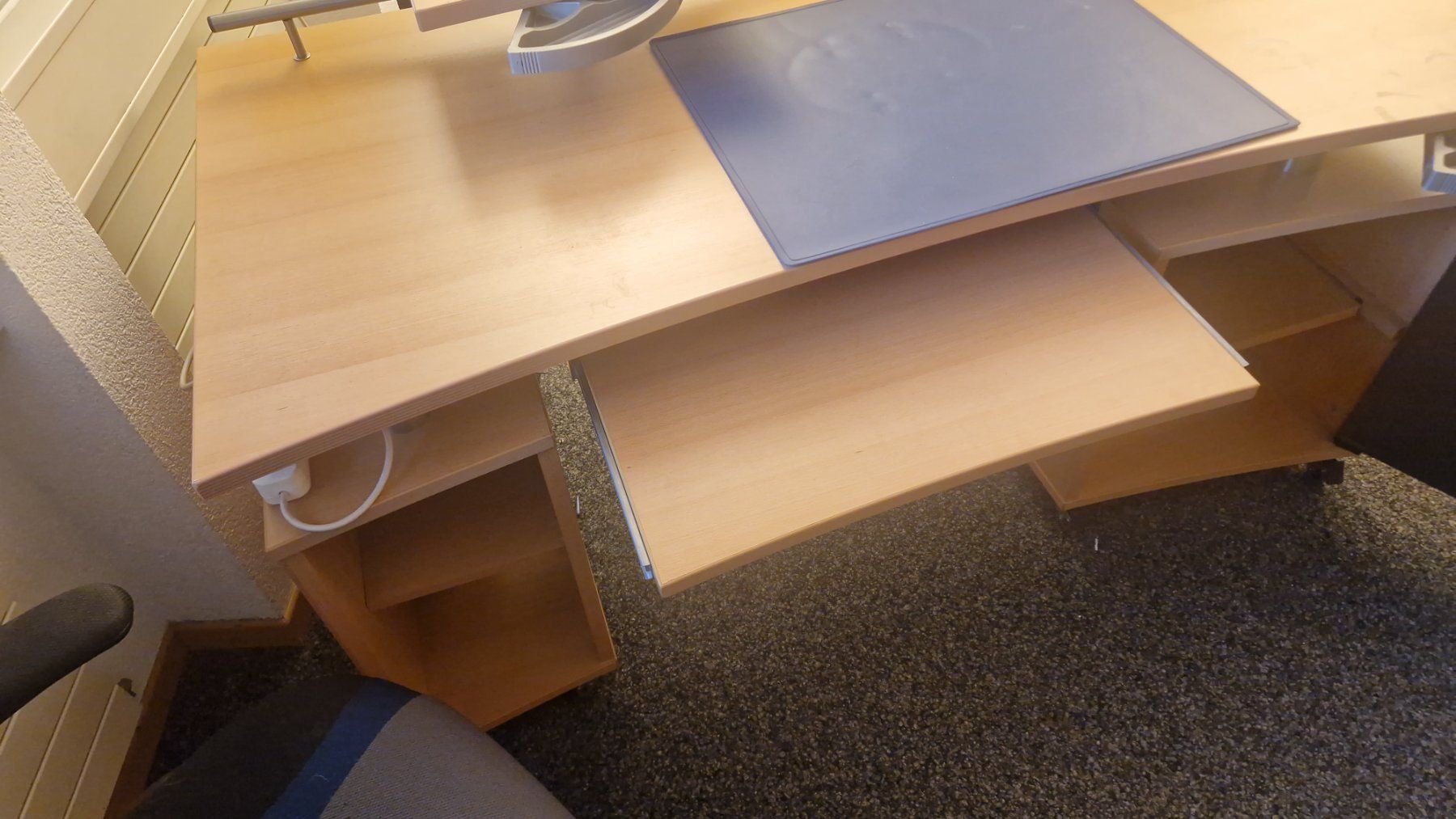 Schreibtische: Bureau fonctionnel – Gebraucht aus Givisiez von Tonisalva 1