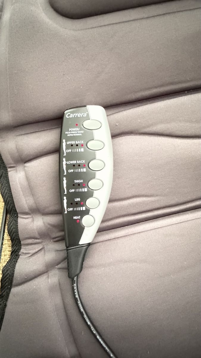 Dispositivi per massaggi: Carrera Massage Sitzauflage mit Nackenrolle Grau – Usato da Herisau venduto da Camelia01 3