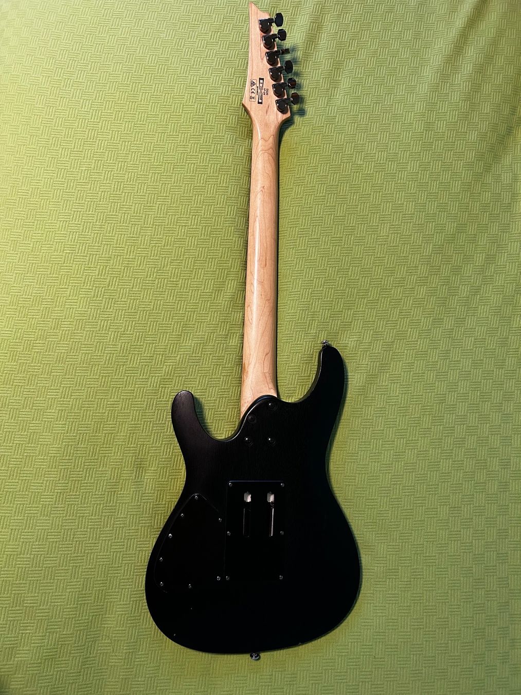 Ibanez Strumenti musicali: Ibanez S520-WK – Usato da Ettingen venduto da fab_mw9q 2