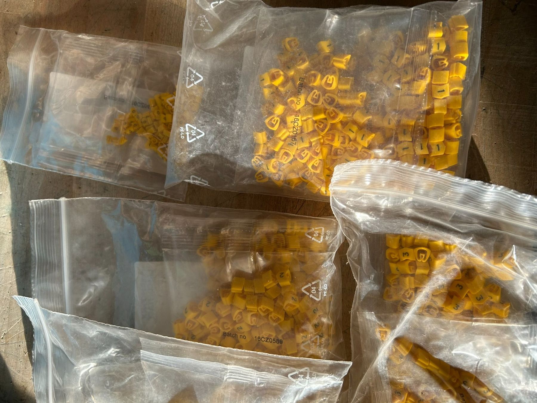 Cavi: Kabelmarker Nummerclips – Usato da Dürnten venduto da Kiosk7 1