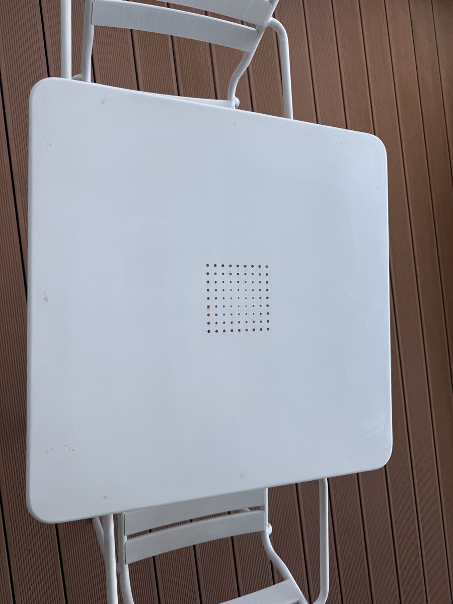 Tische: Balkonset, Tisch mit 2 Stühle, weiss, Metall – Gebraucht aus Zürich von den_l6kk 1
