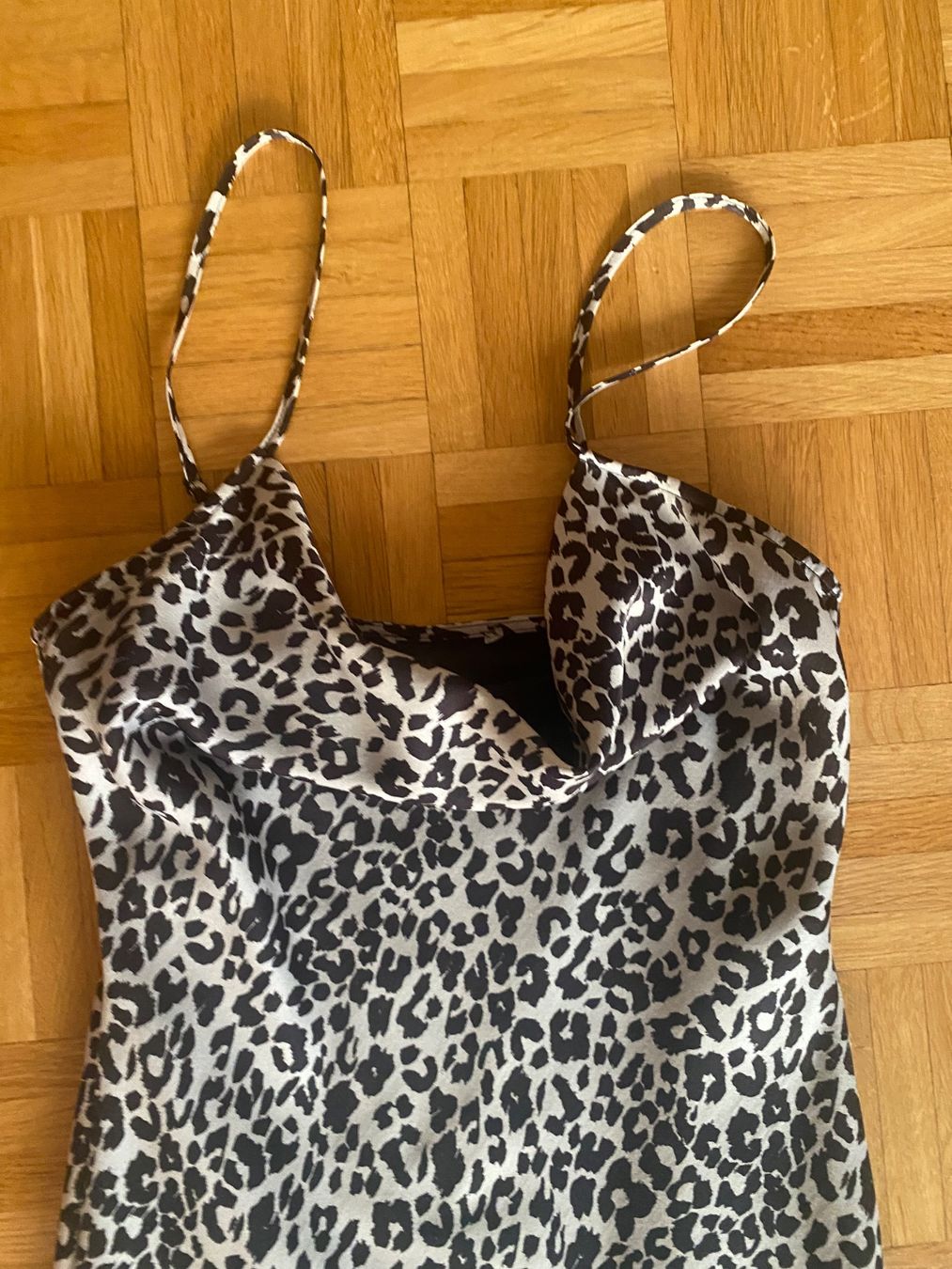 Kleider: Leo Satin Kleid Gr S – Gebraucht aus Zug von estarthyme 2