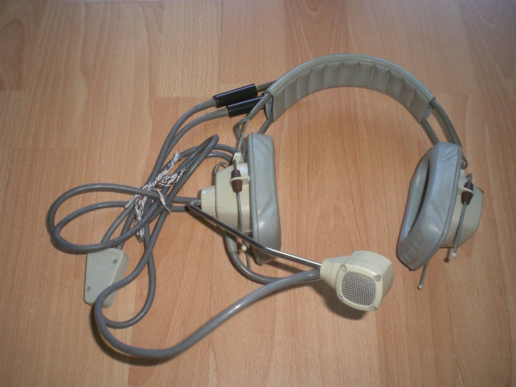 Misurare: Headset & Brille Gulf Air – Usato da Grellingen venduto da Neuron67 6