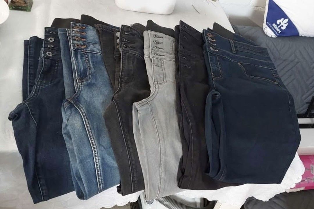 Jeans: Verschiedene Jeans ( preis pro stk ) – Nuovo (secondo la descrizione) da Wislikofen venduto da Ana.Gomes 3