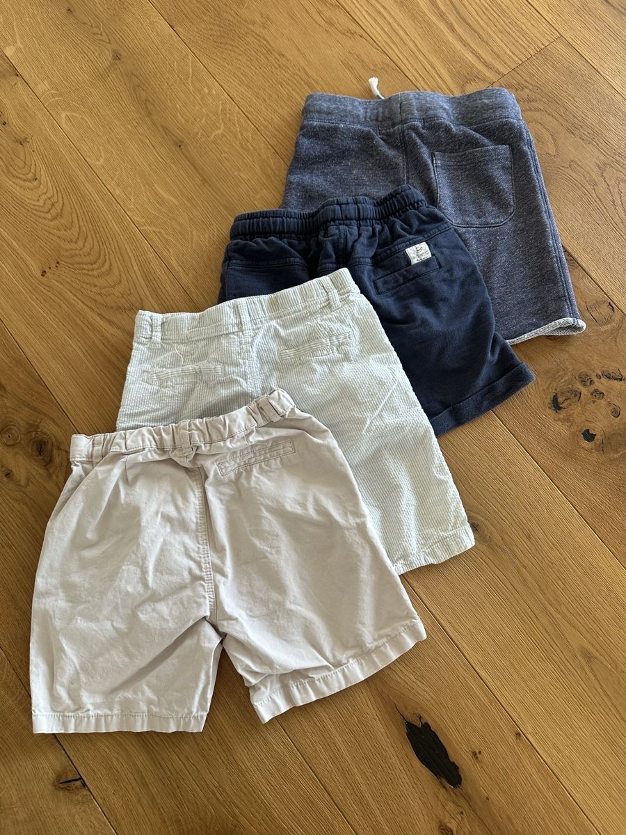 Pantaloni: Shorts Junge 110/116 – Usato da Balgach venduto da deb_g59x