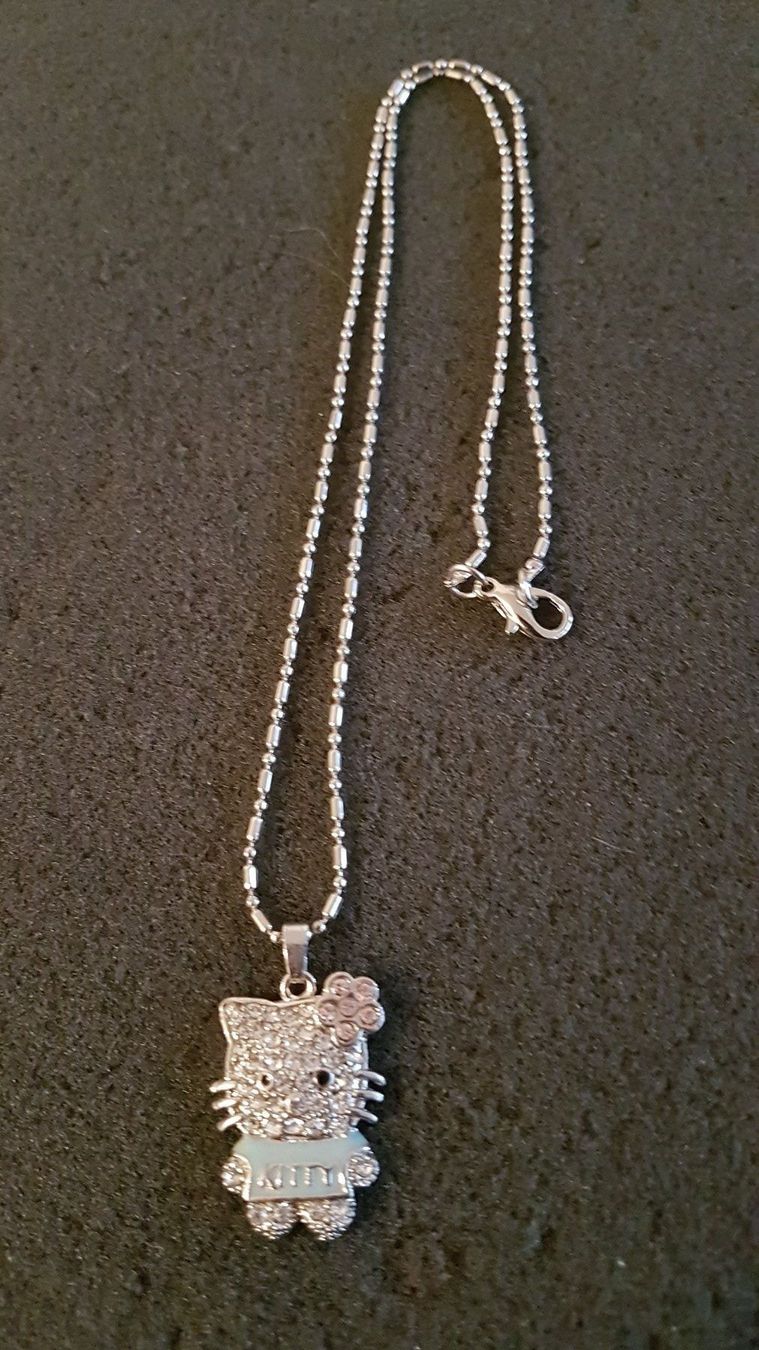 Ketten: Hello Kitty: 1 collier – Neu und originalverpackt aus Lutry von kylab7