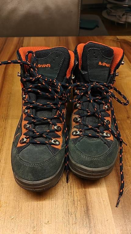 Scarpe per ragazzi: Lowa Wanderschuhe Kind Gr. 38 – Usato da Baar venduto da Baarsan