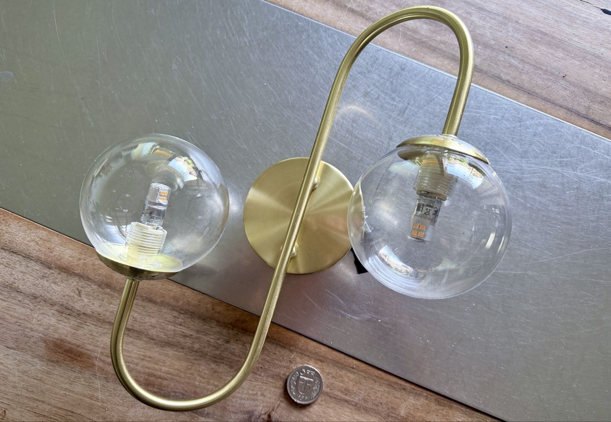 Maisons du monde Lampade: Wunderschöne Messing-Wandleuchten 2er Set Glaskugeln – Usato da Muri b. Bern venduto da uthiny 1