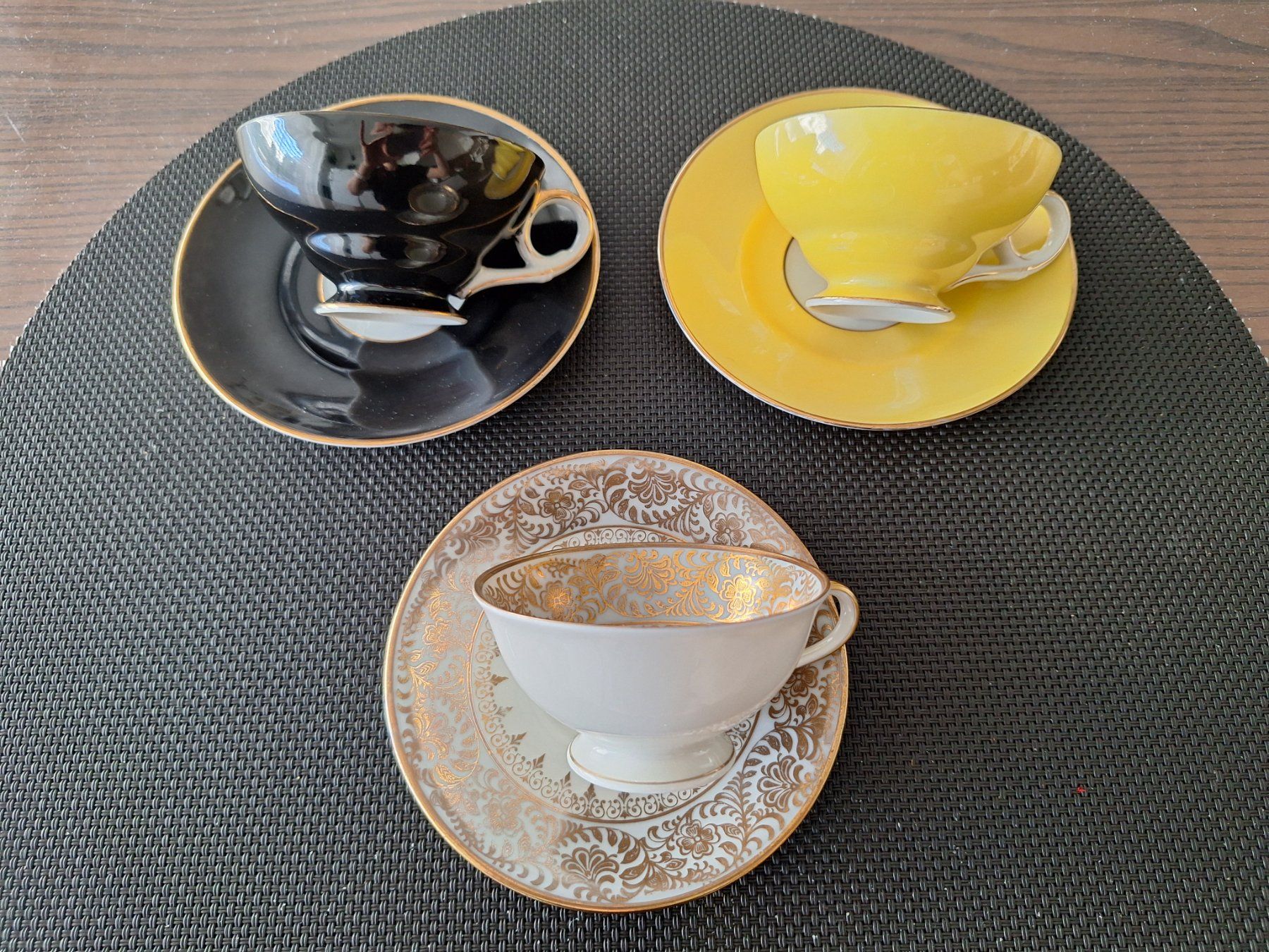 Tassen: 3 Espressotassen, 3 Untersetzer – Gebraucht aus Düdingen von Miwoo 2