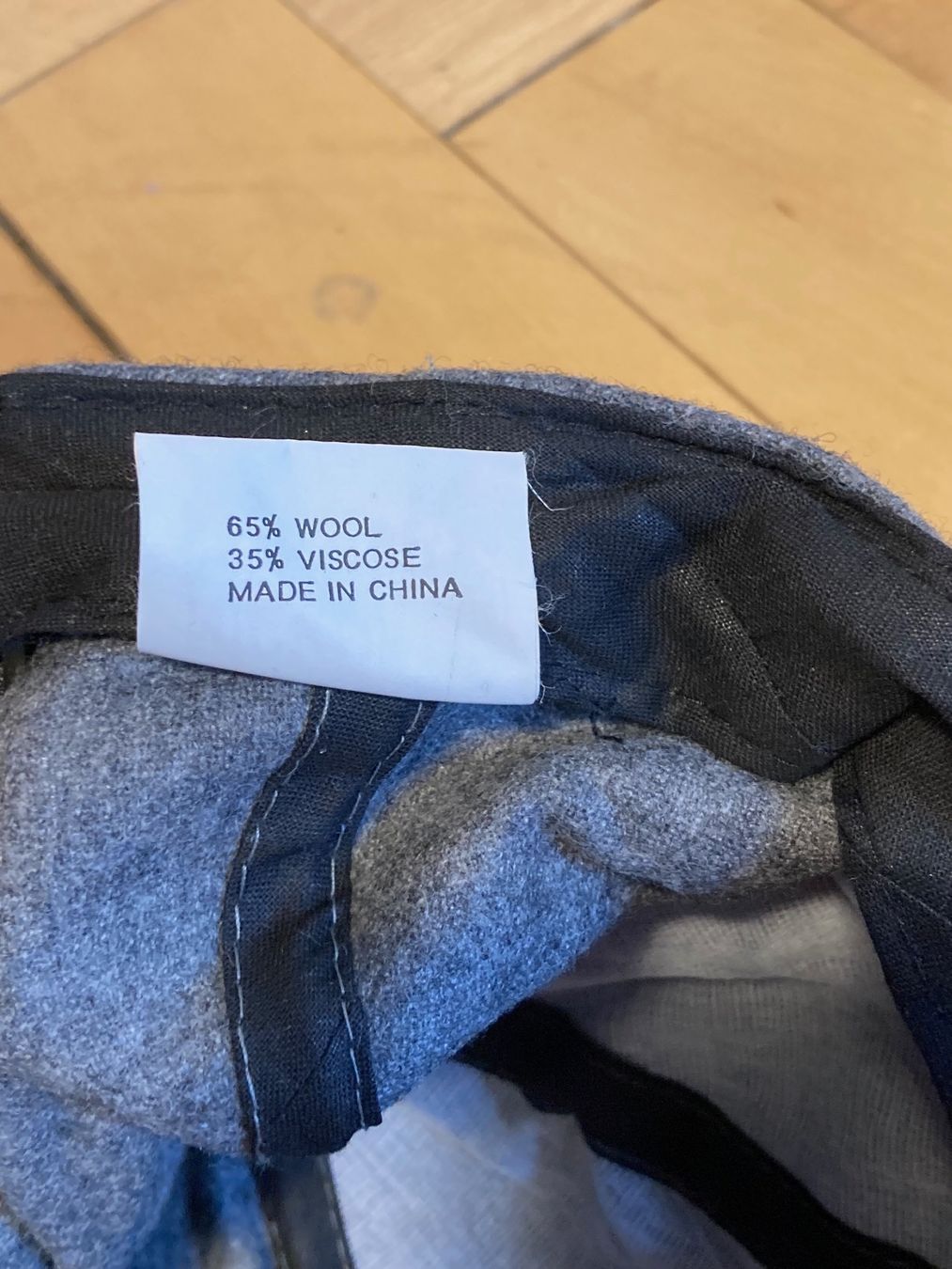 Copricapi, berretti & cappellini: Vintage 90s Keratase L'Oréal Wool – Usato da Zürich venduto da le_souk 5
