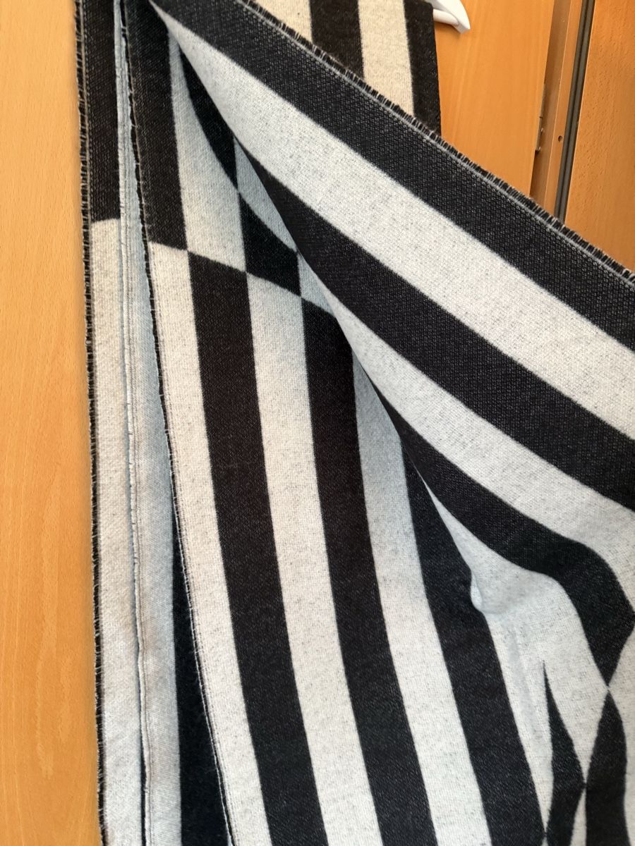 Foulard & Sciarpe: Schal – Nuovo e nell'imballaggio originale da Mörschwil venduto da Seegurke18 1