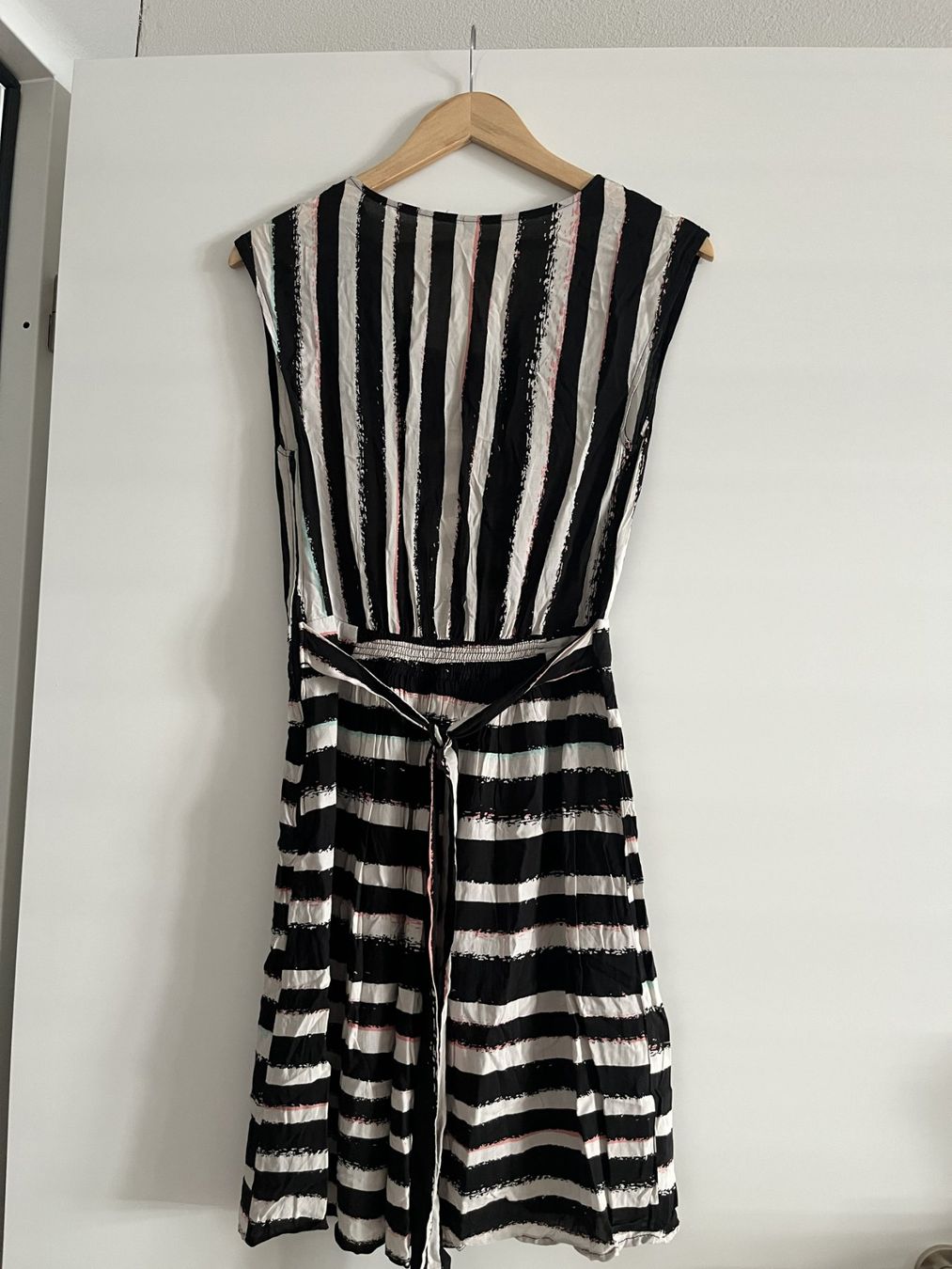 Nafnaf Robes: Robe d'été NafNaf – D'occasion à Dübendorf par wid_fjc6 2