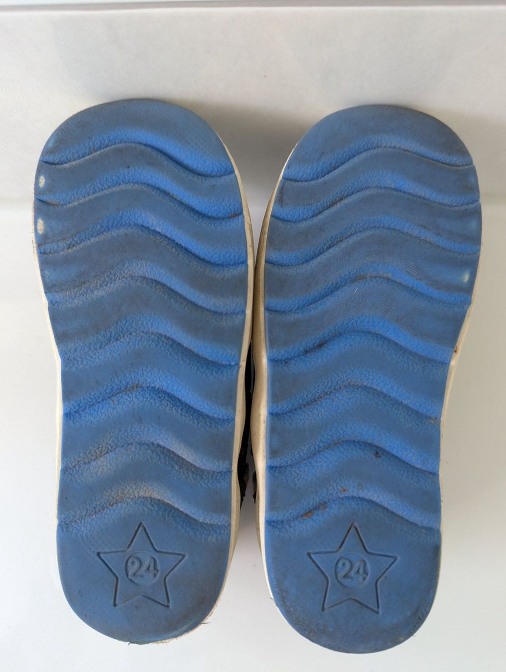 Scarpe per ragazzi: Sandalen Gr. 24 mit Dinosaurier – Usato da Ostermundigen venduto da abracadabra16 4