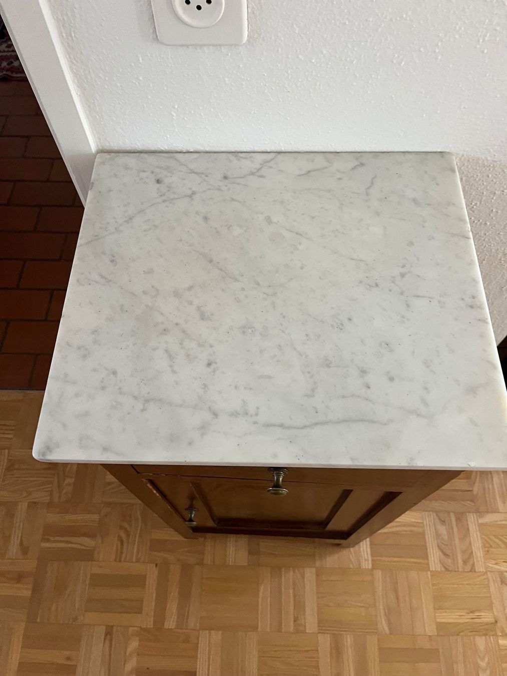 Comodini: Grossmutters Nachttischschrank – Usato da Meilen venduto da Mofline 1