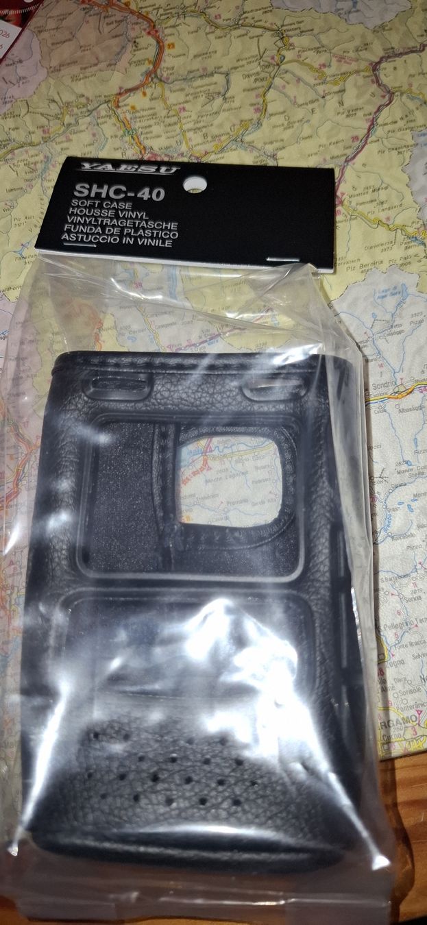 Yaesu Funktechnik: Yaesu Ft 5 DE Schutzhülle – Neu und originalverpackt aus Chur von Giffa-04-06 2