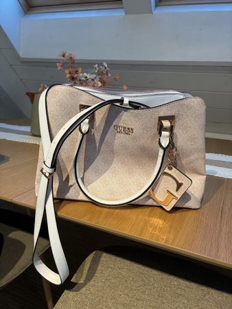 Handbag Guess beige pink monogram with shoulder strap