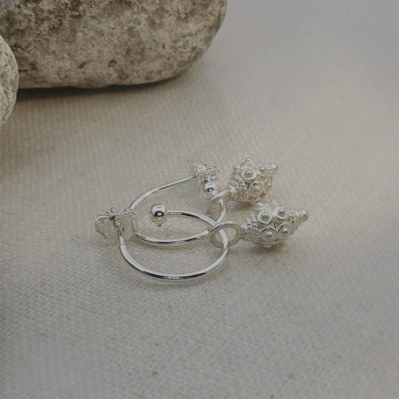 Olga Ribler Orecchini pendenti & Orecchini a lobo: Sterling Silber 925 Halbcreolen mit Charms – Nuovo (secondo la descrizione) da Luzern venduto da Schmuckoutlet 5