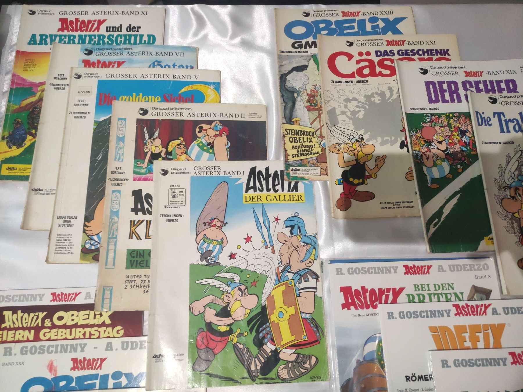 Comics: 22 Asterix und Obelix + Idefix inkl. NEUWARE Comics Sammlung – Gebraucht aus Hinwil von Manu71 1