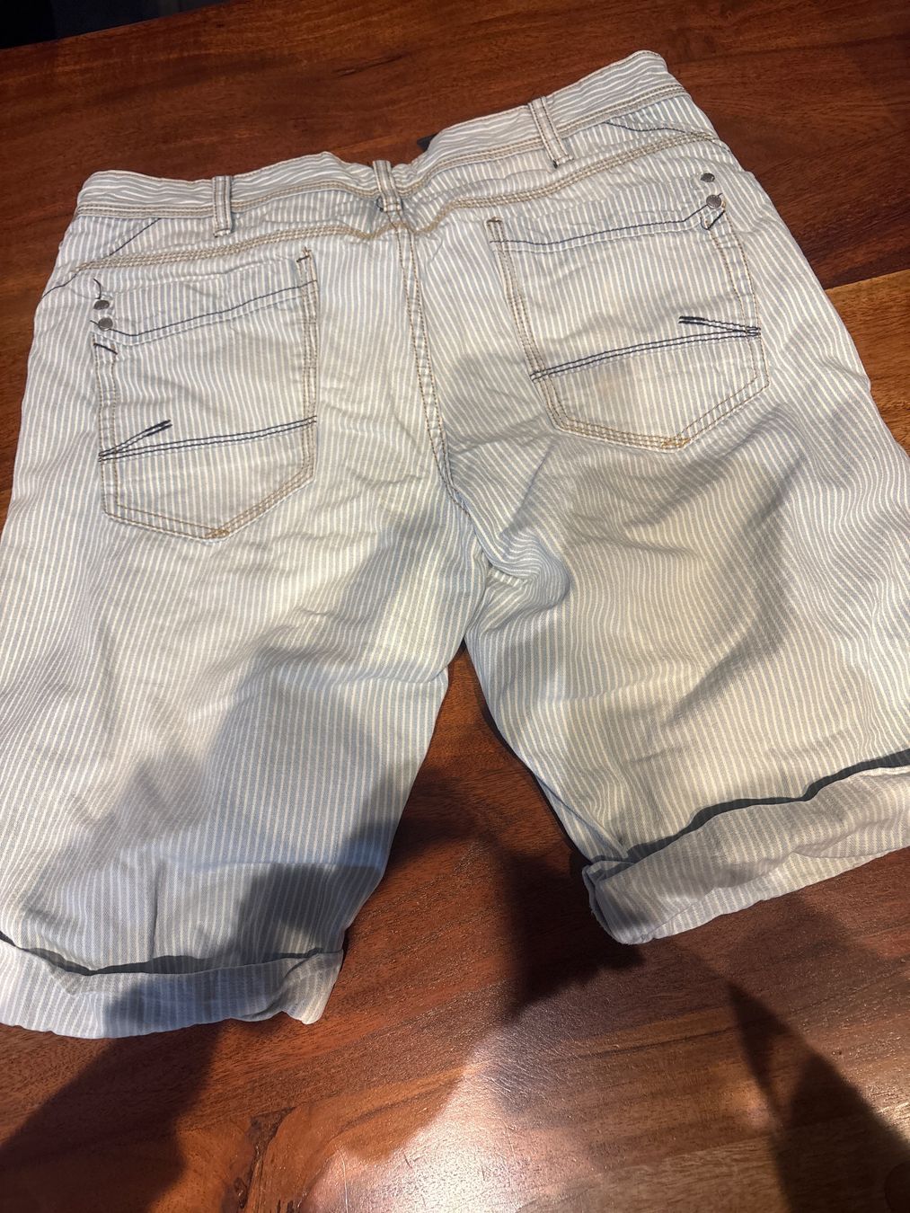 Pantaloni: Sommer Short Gr. 48, gestreift, Top Zustand – Usato da Andwil SG venduto da schmei 2