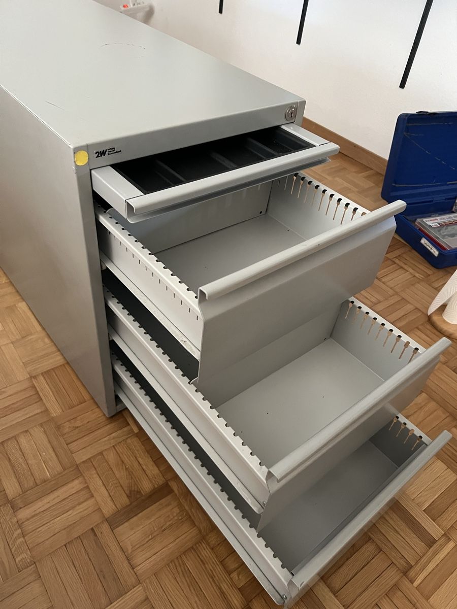 Korpus: Corpus / Büromöbel – Gebraucht aus Zürich von marenksauer 3