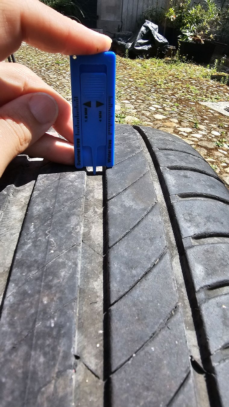 Pneus & Roues: 4 Roues complètes Michelin Primacy 4 225/55 R17 – D'occasion à Genève par Alloa 1