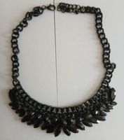 Schöne Damen Kette schwarz mit Steinen