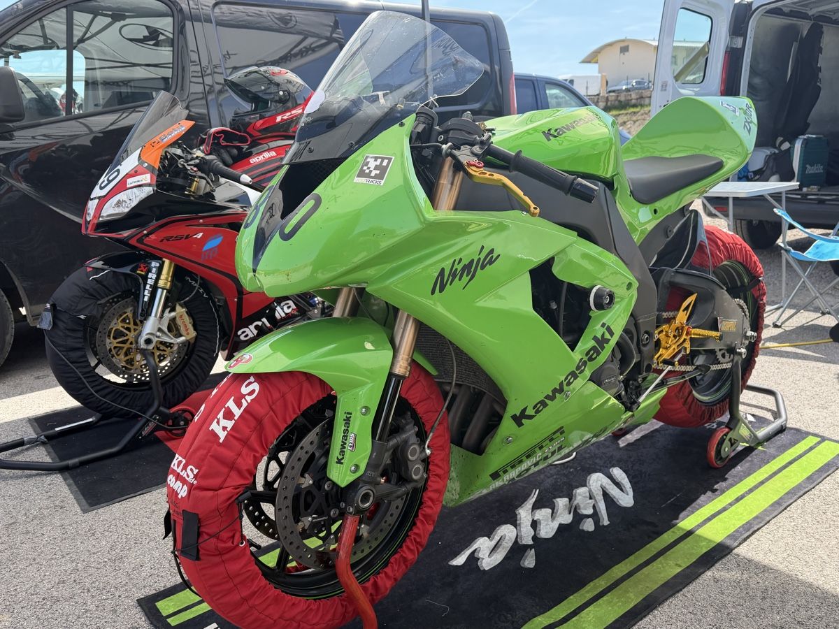 Strada: Kawasaki Zx10r – Usato da Zürich venduto da E.M79 2